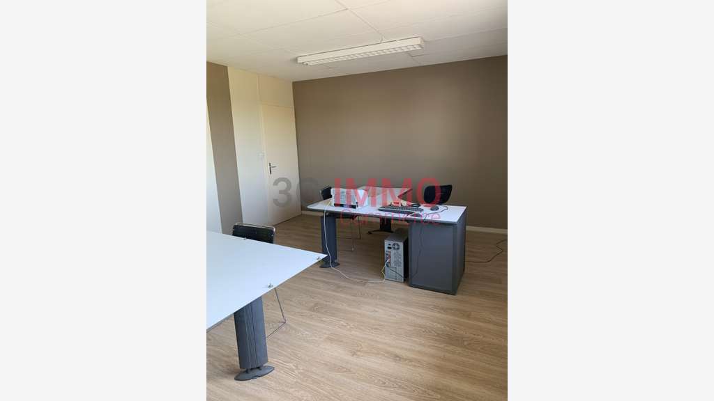 A louer bureaux 22m² en zone industrielle Chauray