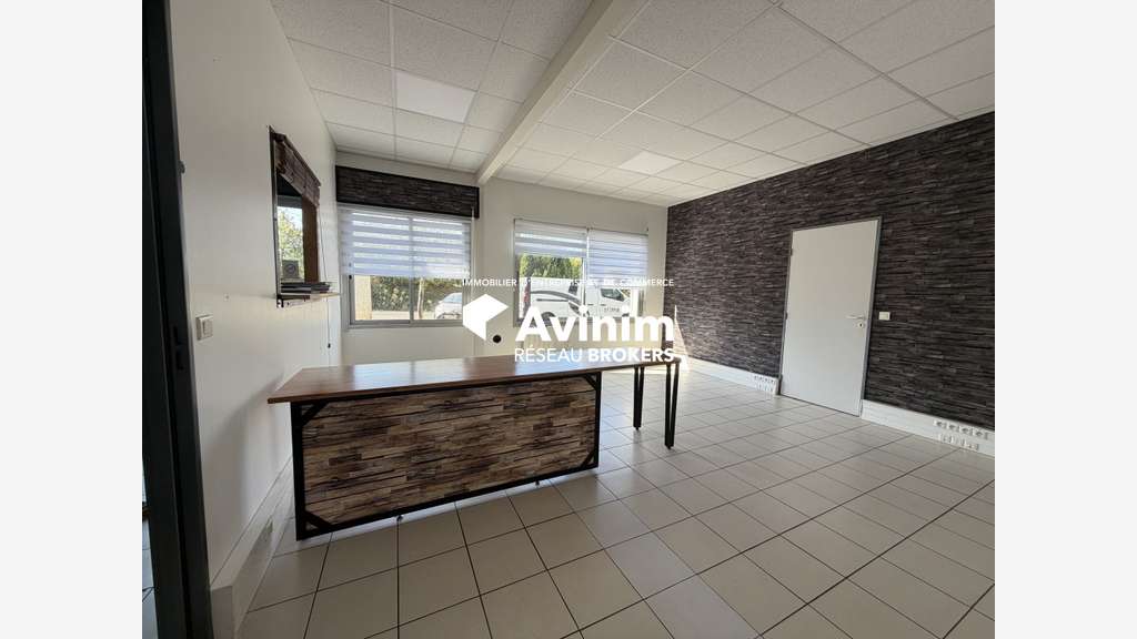 Loue bureaux lumineux 620m² sur 2 niveaux Chauray