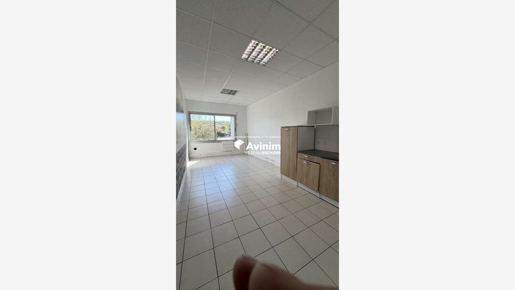 Loue bureaux lumineux 620m² sur 2 niveaux Chauray
