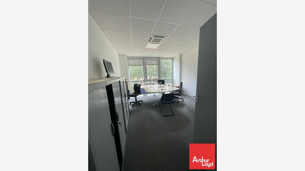 CHAURAY - BUREAUX à louer