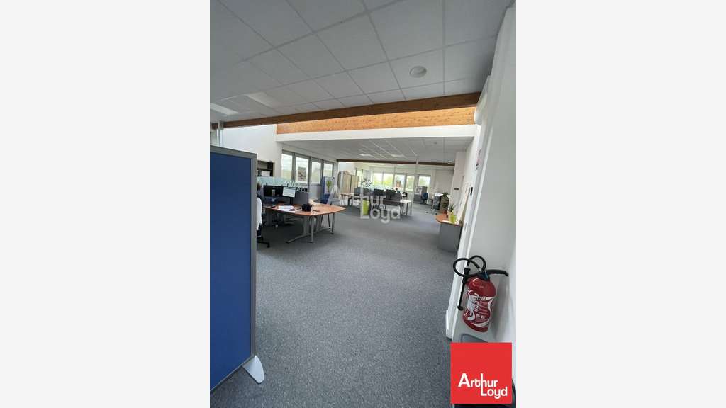 CHAURAY - BUREAUX à louer