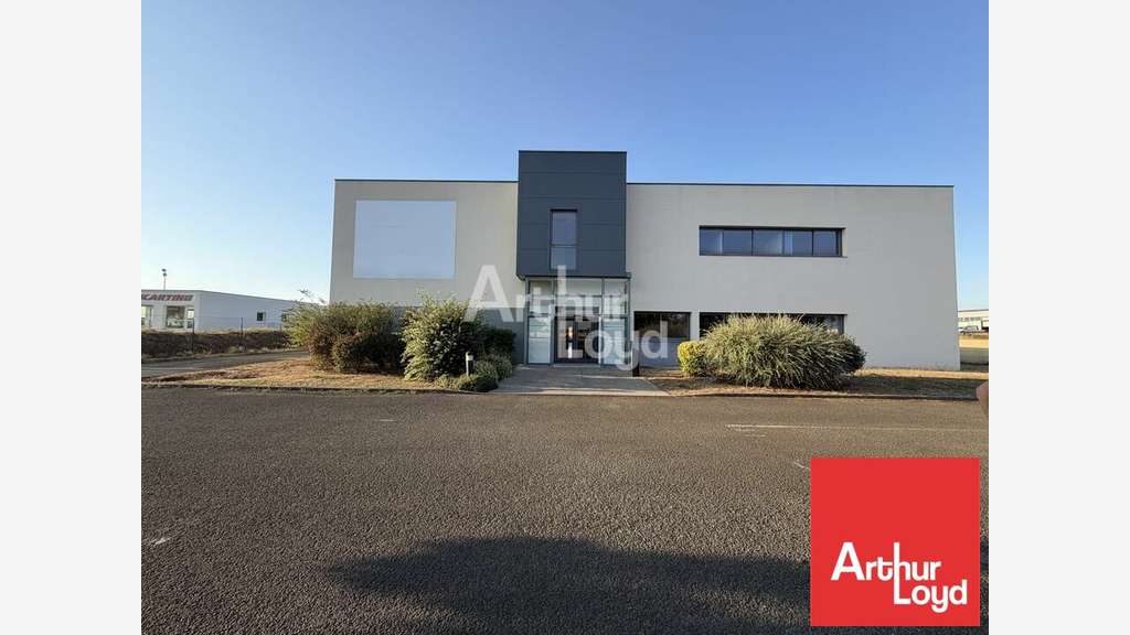Bâtiment de bureaux 1600m² à louer à Chauray