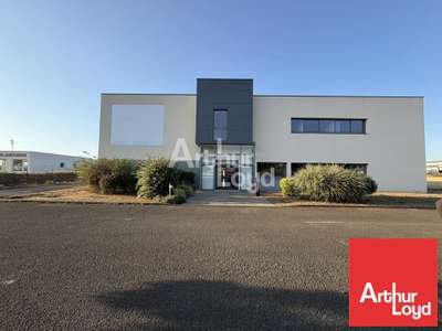 BÂTIMENT DE BUREAUX À LOUER À CHAURAY  1 600 M²