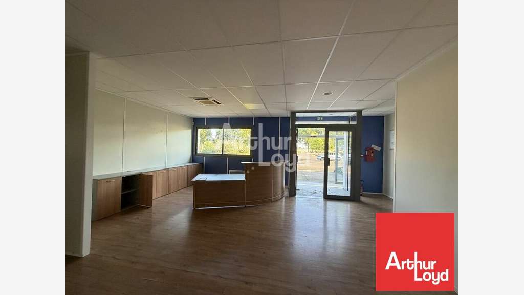 Bâtiment de bureaux 1600m² à louer à Chauray