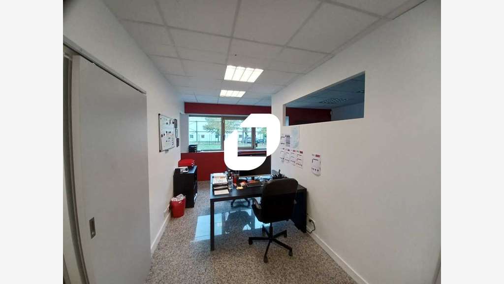 A louer Bureaux 104m² Chelles