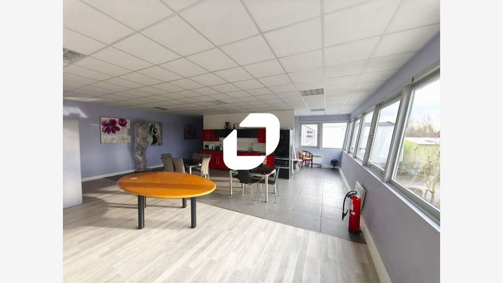 A louer Bureaux 2330m² Chennevieres sur marne