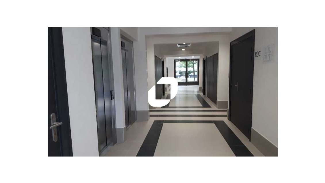 A louer Bureaux 145m² Chessy