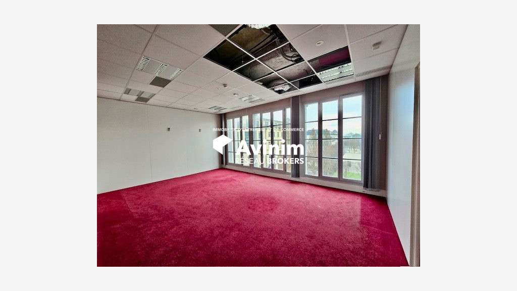 Bureaux 165m² à louer au pied du RER A à Chessy
