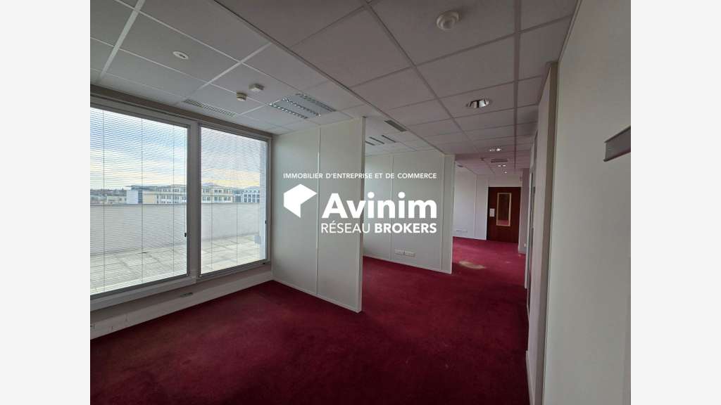 Bureaux à louer 405m² avec terrasse à Chessy
