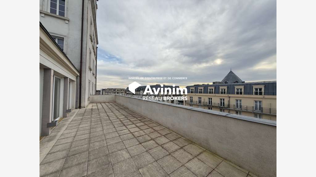 Bureaux à louer 405m² avec terrasse à Chessy
