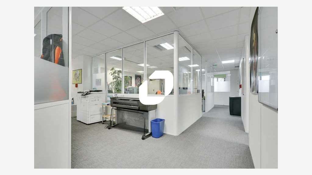 A louer Bureaux 1225m² Chessy