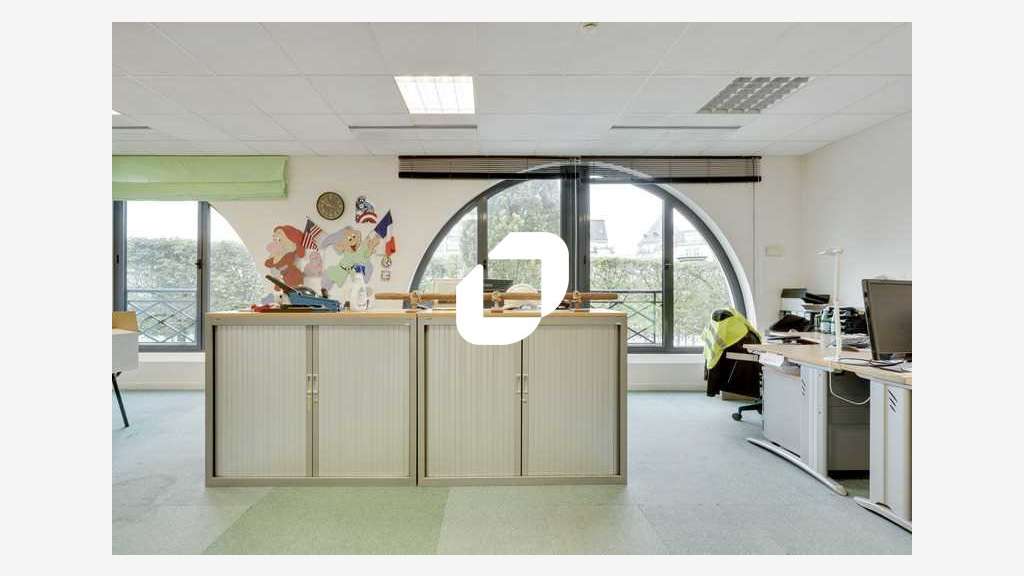 A louer Bureaux 2158m² Chessy