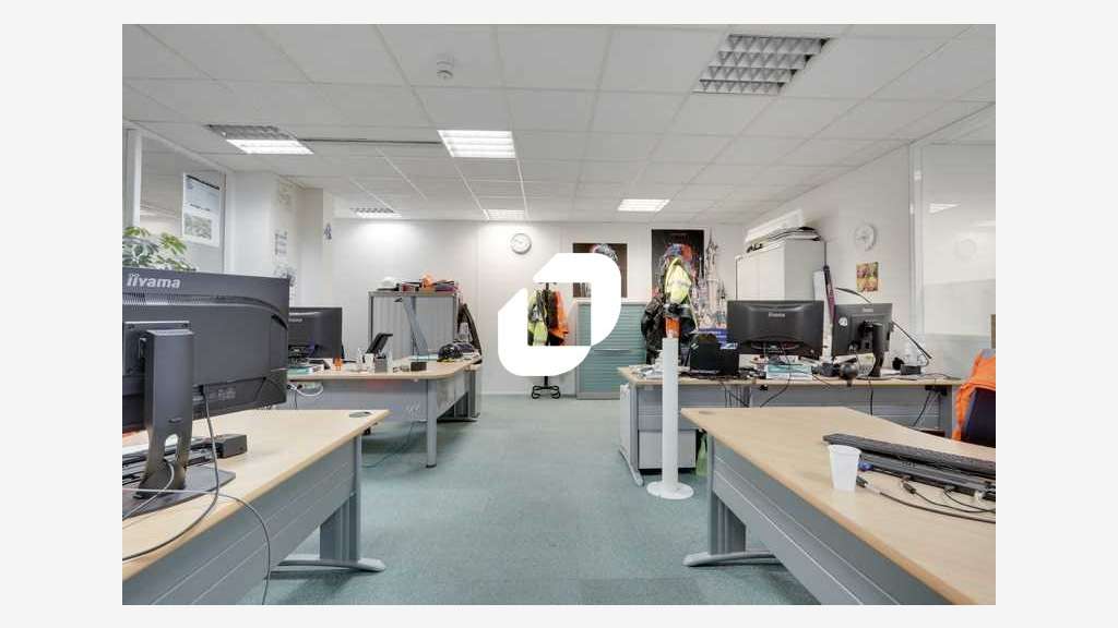 A louer Bureaux 933m² Chessy