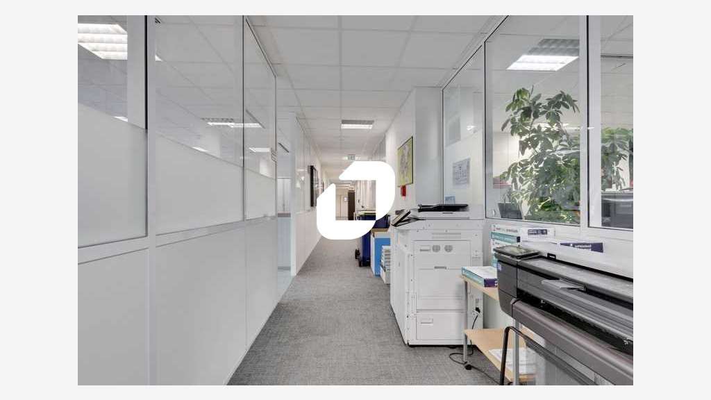 A louer Bureaux 892m² Chessy