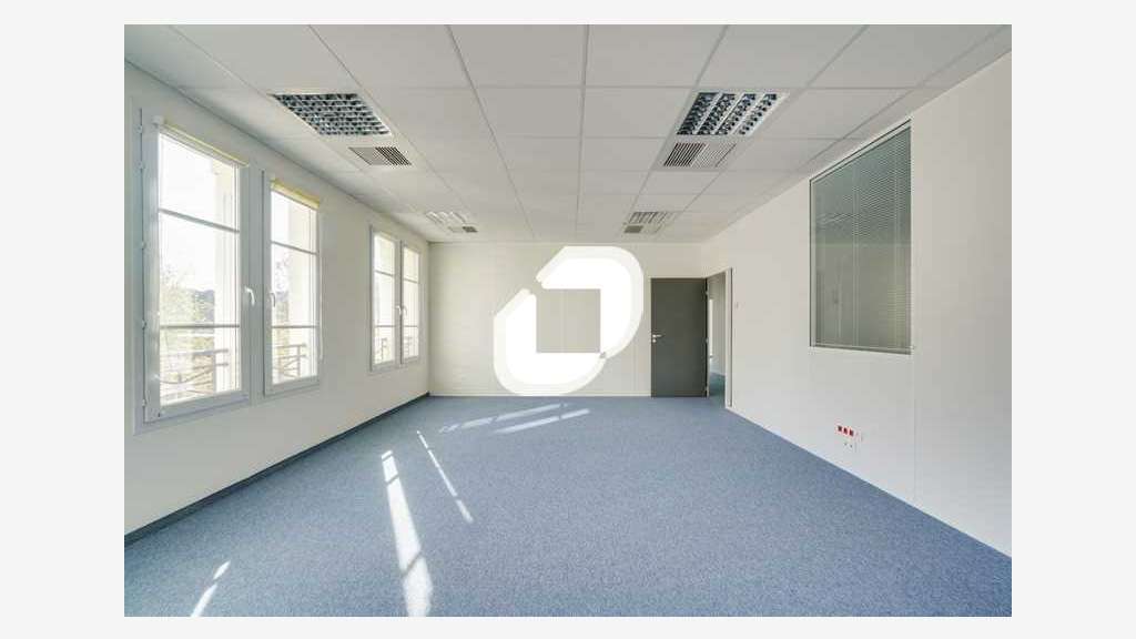 A louer Bureaux 376m² Chessy