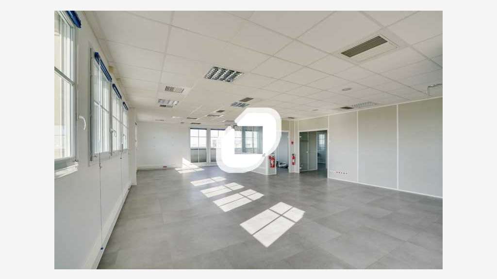 A louer Bureaux 469m² Chessy