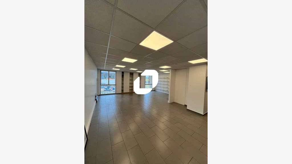 A louer Bureaux 66m² Chilly mazarin