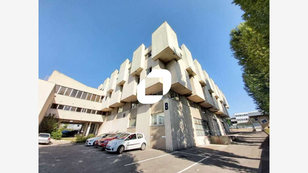A louer Bureaux 66m² Chilly mazarin