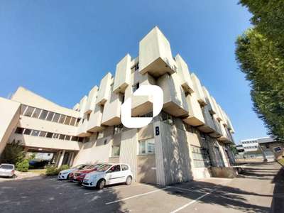 A louer Bureaux 66m² Chilly mazarin