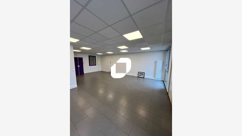 A louer Bureaux 66m² Chilly mazarin