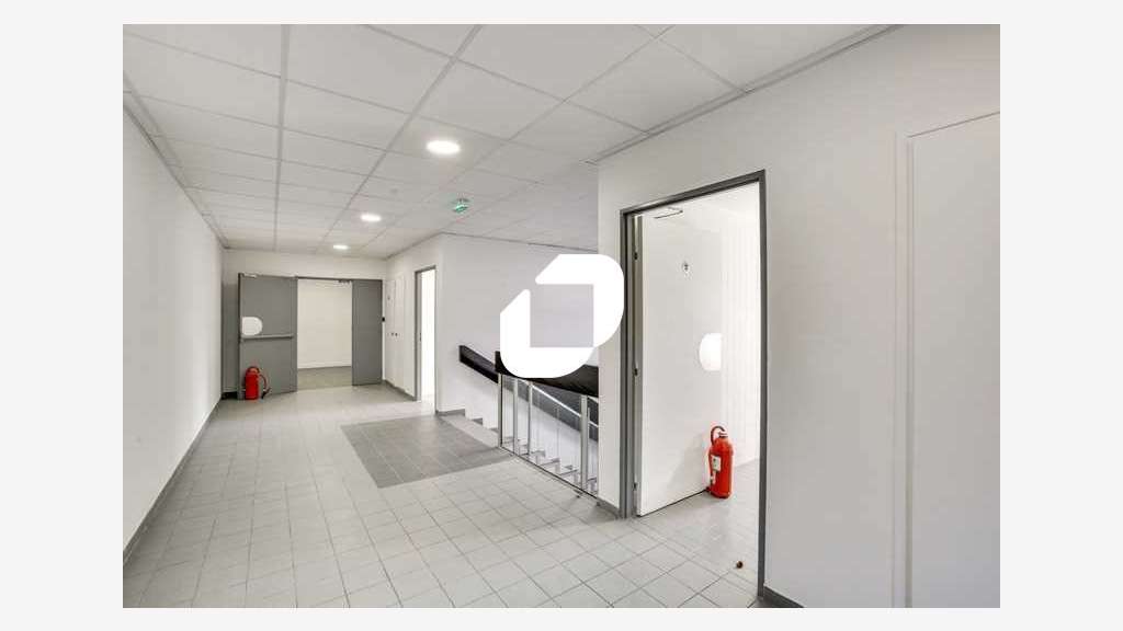A louer Bureaux 454m² Chilly mazarin
