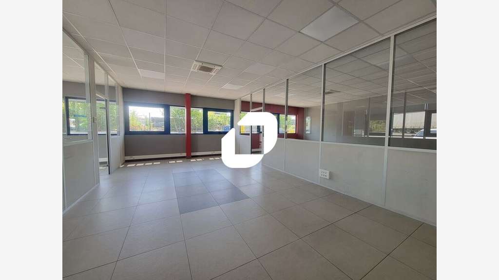 A louer Bureaux 243m² Chilly mazarin