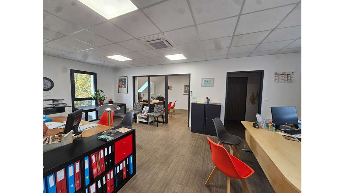 A louer bureaux 55m² excellent état Cholet centre