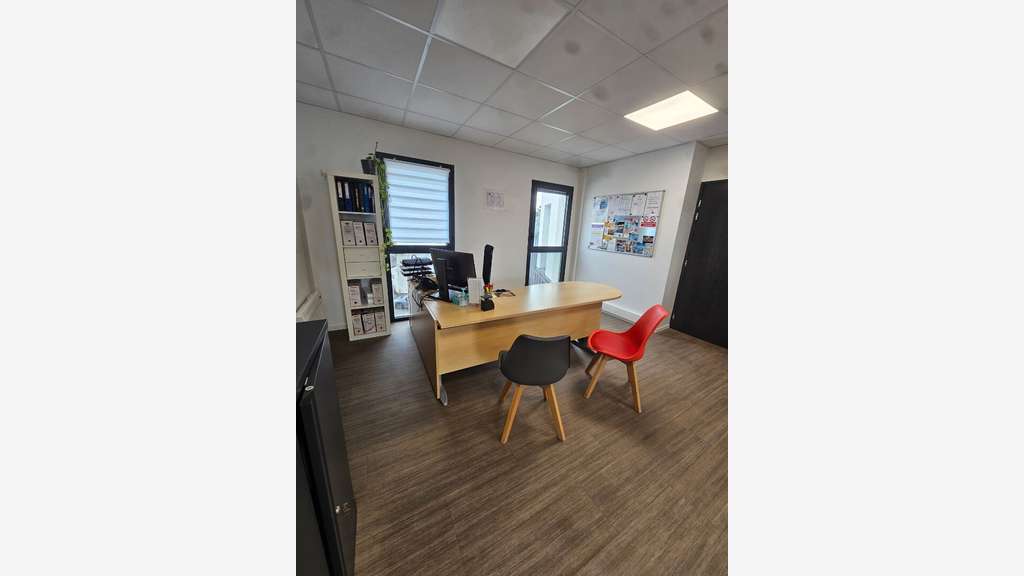 A louer bureaux 55m² excellent état Cholet centre