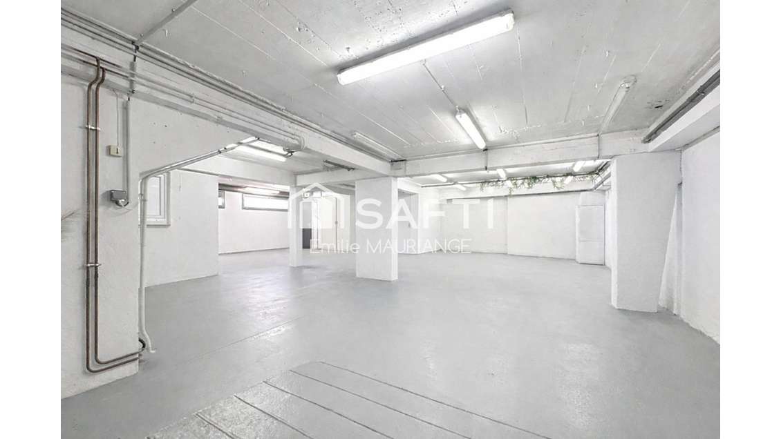 Loue espace professionnel de 82m² à Cholet Halles