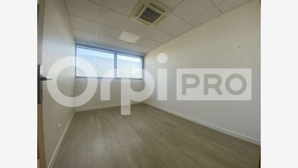 Loue bureau centre médical 17m² Civrieux Azergues