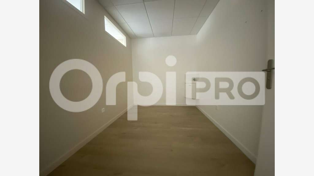 Loue bureau centre médical 17m² Civrieux Azergues