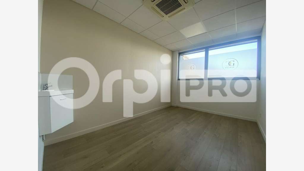 Loue bureau centre médical 17m² Civrieux Azergues
