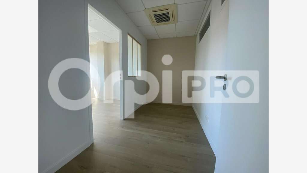 Loue bureau centre médical 17m² Civrieux Azergues
