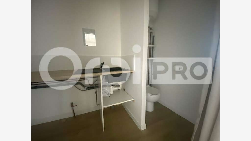 Loue bureau centre médical 17m² Civrieux Azergues