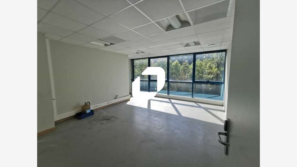 A louer Bureaux 1286m² Clamart