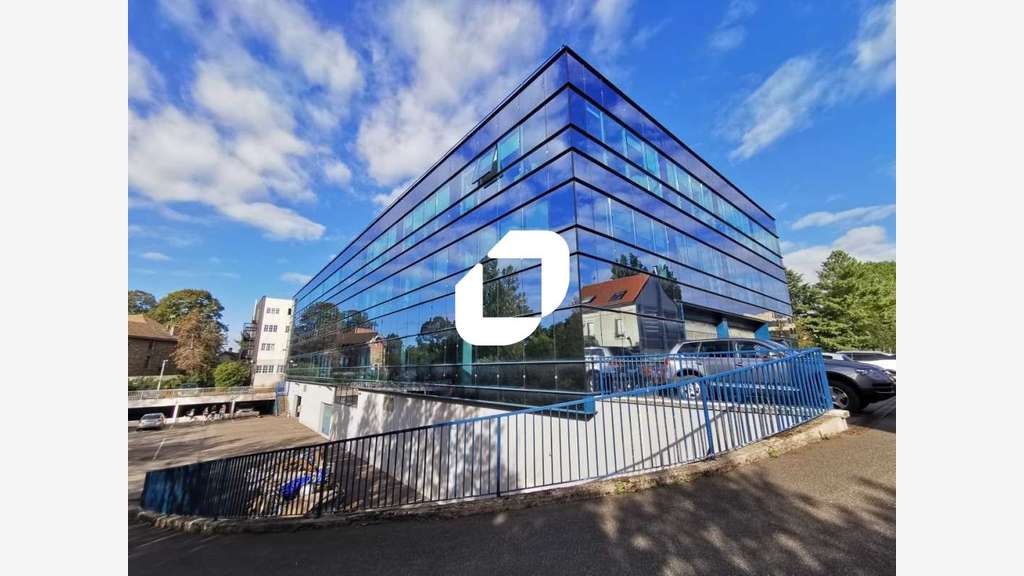 A louer Bureaux 1286m² Clamart