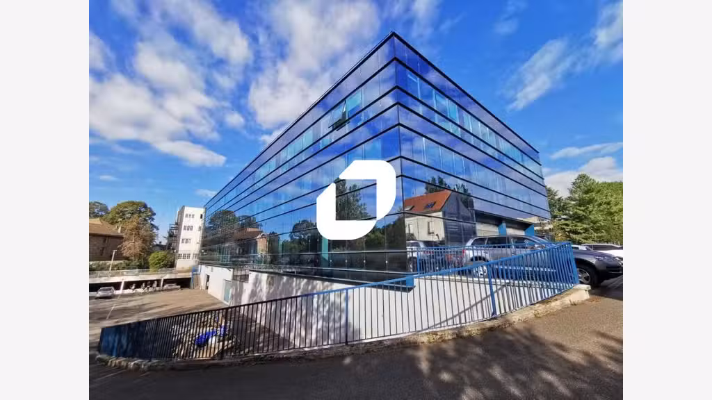 A louer Bureaux 1286m² Clamart