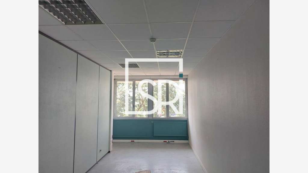 Bureaux lumineux 443m² à louer à Clermont Ferrand