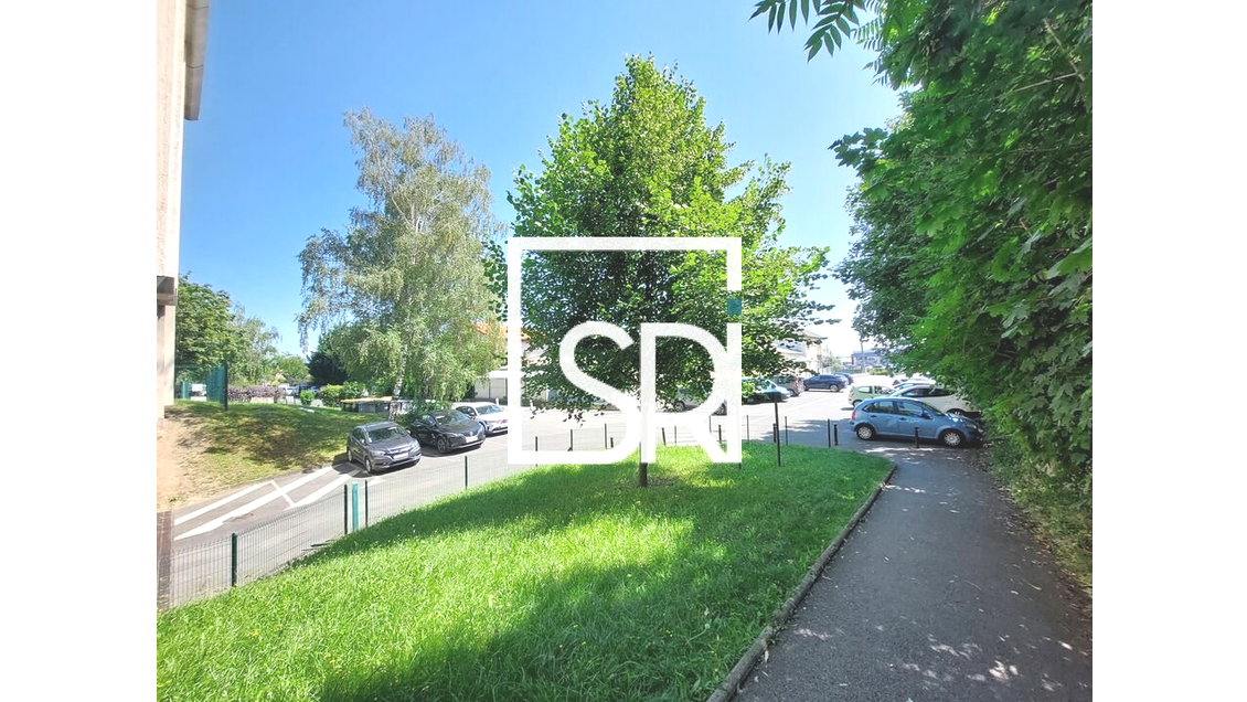 Bureaux lumineux 443m² à louer à Clermont Ferrand