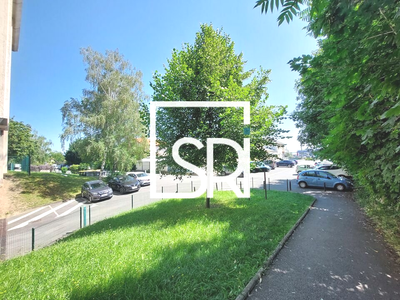 Bureaux lumineux 443m² à louer à Clermont Ferrand