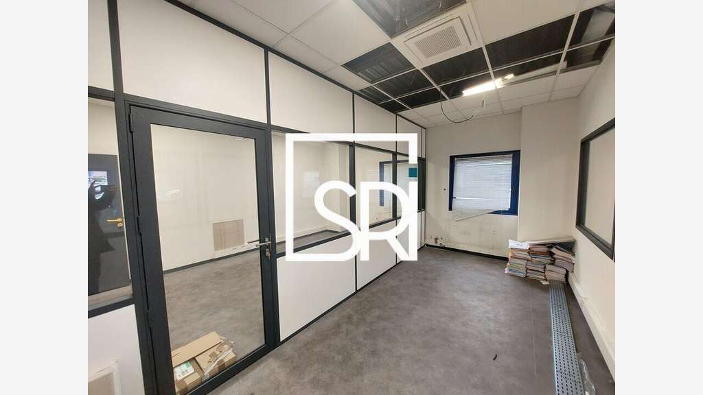 Bureaux à louer à Clermont Ferrand Le Brezet