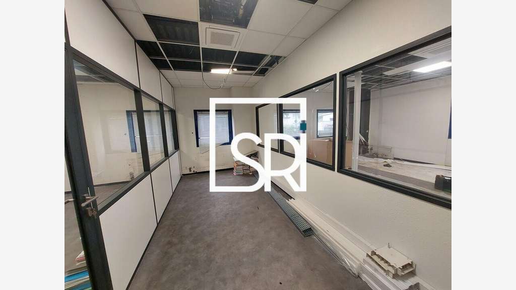 Bureaux à louer à Clermont Ferrand Le Brezet