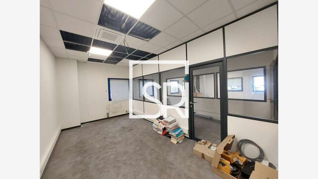 Bureaux à louer à Clermont Ferrand Le Brezet