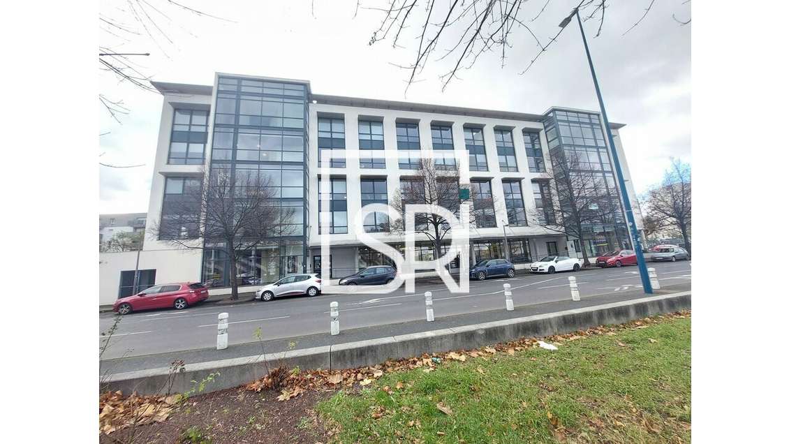 Bureaux récents 122m² à louer à Clermont-Ferrand