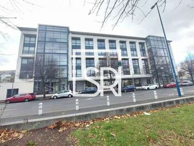Bureaux récents 122m² à louer à Clermont-Ferrand
