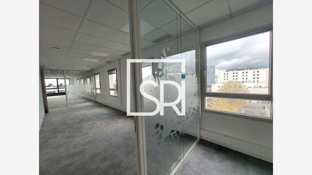 Bureaux récents 122m² à louer à Clermont-Ferrand