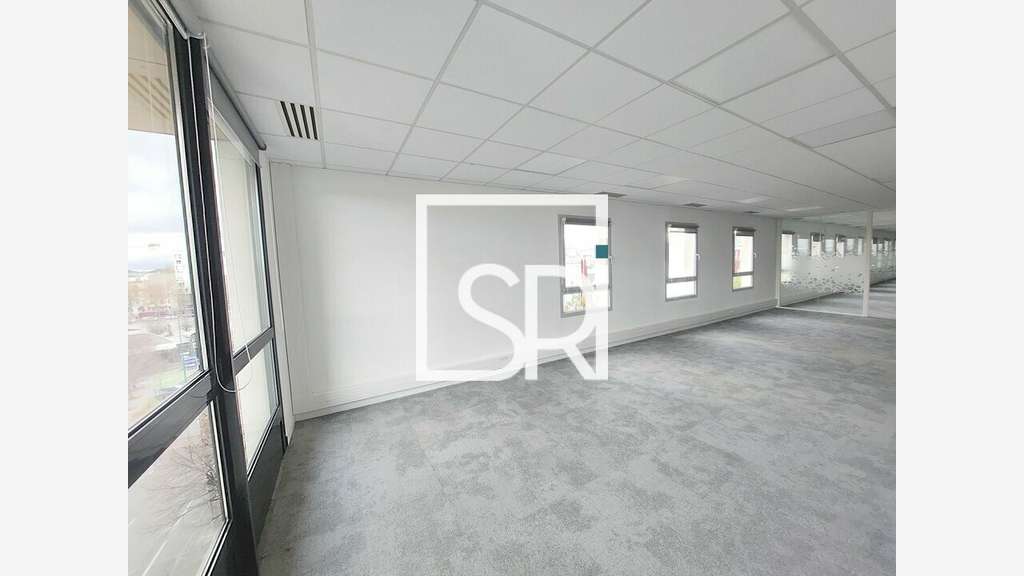 Bureaux récents 122m² à louer à Clermont-Ferrand