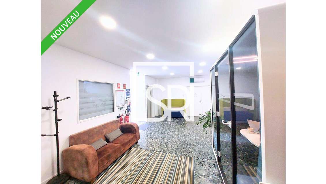 Bureaux rénovés ERP 5 à louer à Clermont Ferrand 