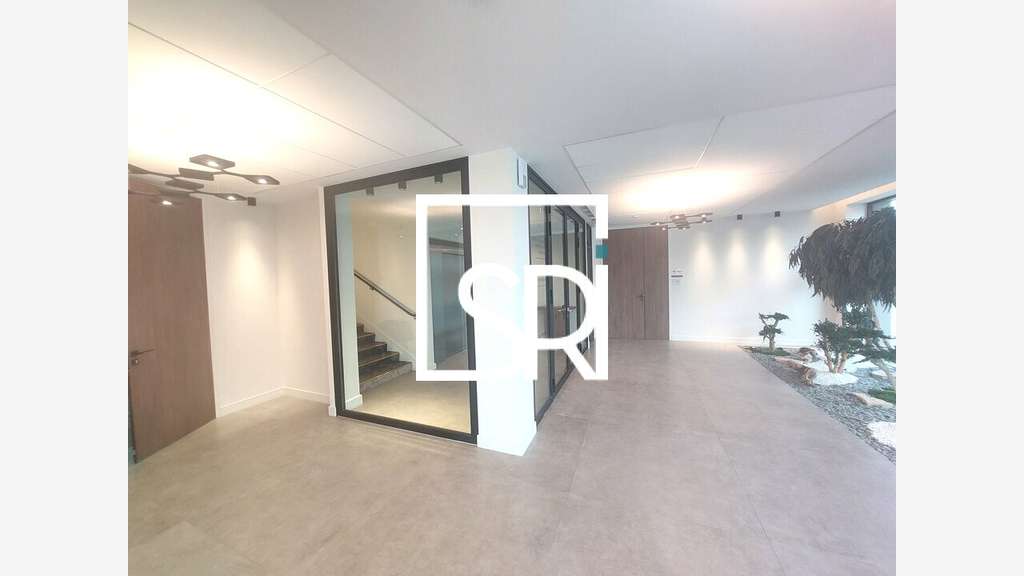 Bureaux neufs 110m² à louer à Clermont La Pardieu