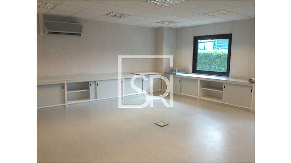 Bureaux 328m² RDC à louer à Clermont Ferrand